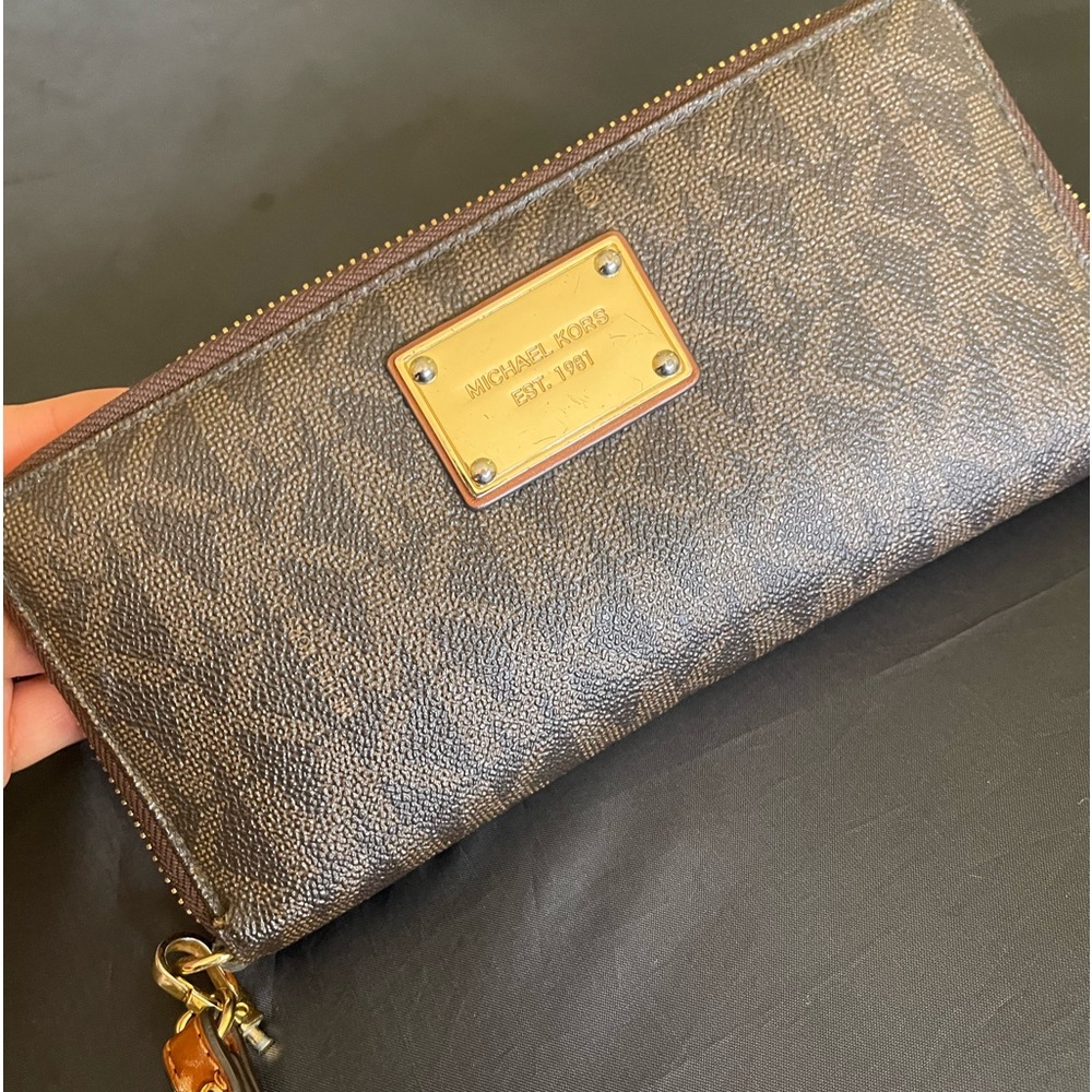 Michael Kors wallet